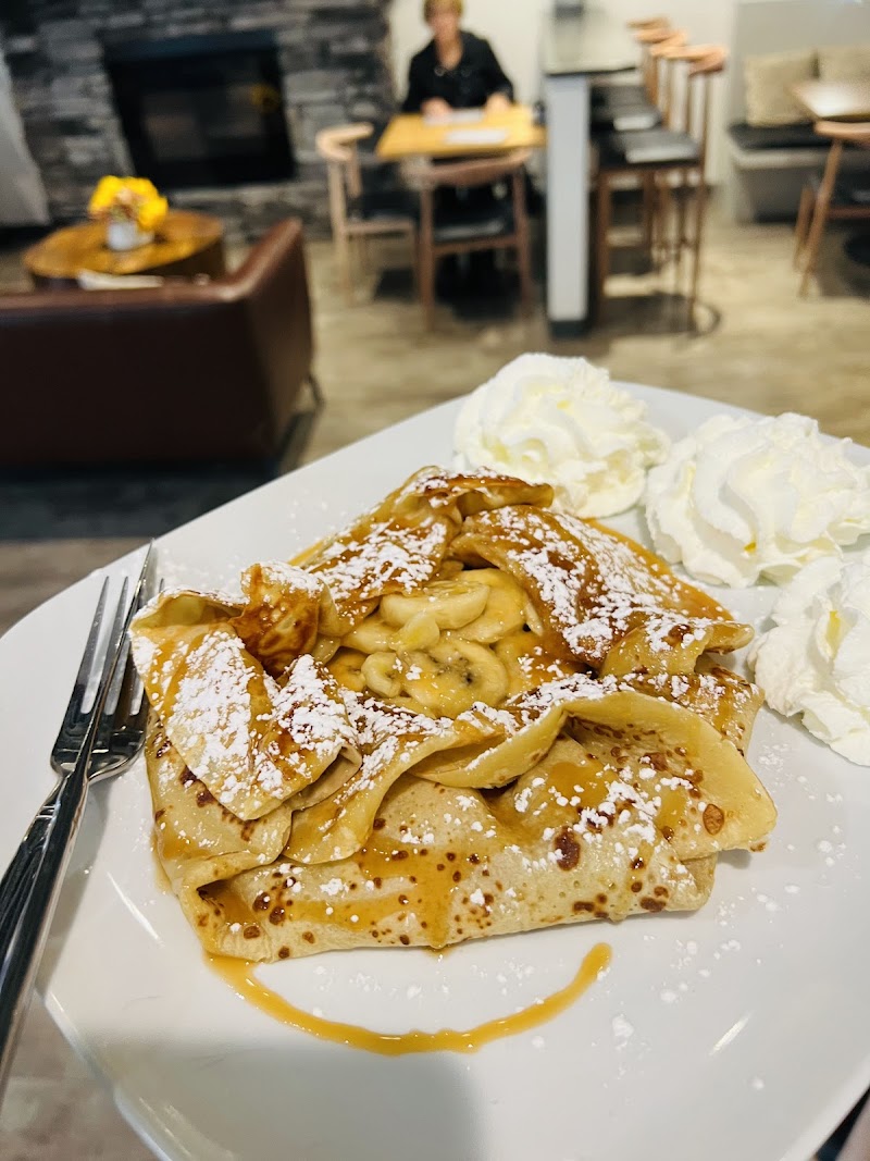 La Crepe Bakery & Café Cleveland atmosphere