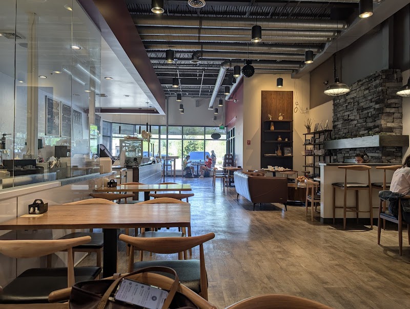 La Crepe Bakery & Café Cleveland atmosphere