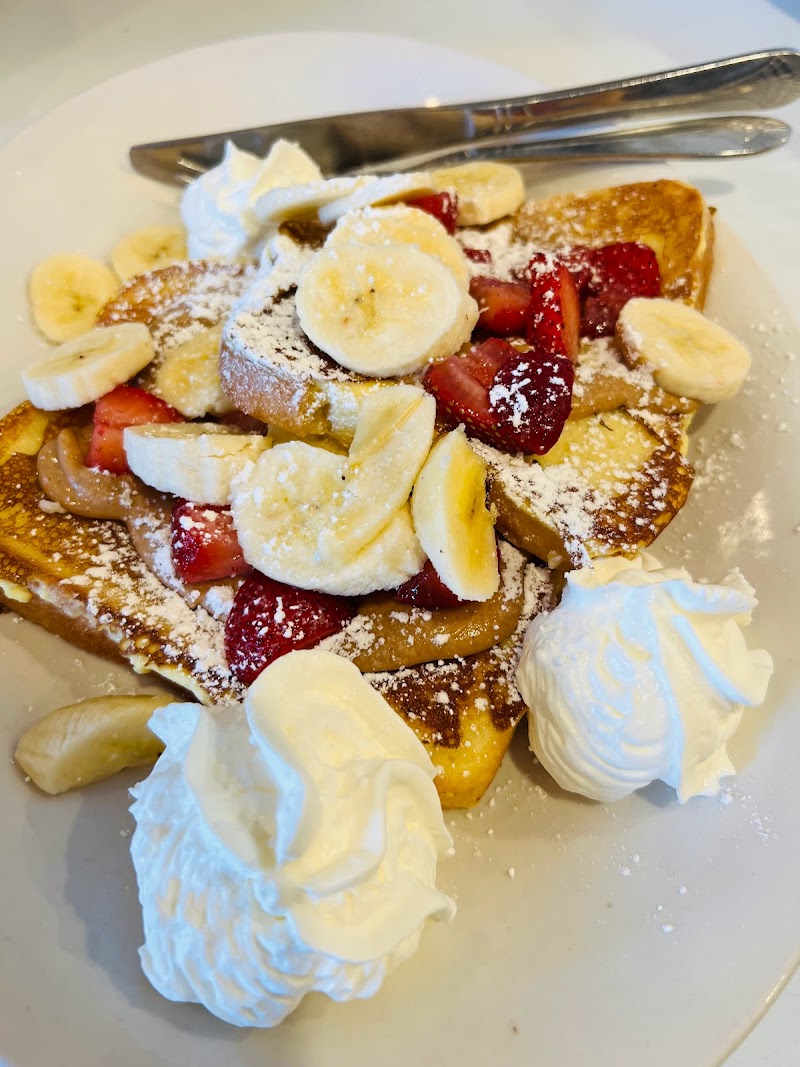 La Crepe Bakery & Café Cleveland atmosphere