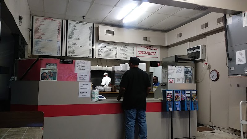 Mt Pleasant Bar-B-Q Cleveland atmosphere