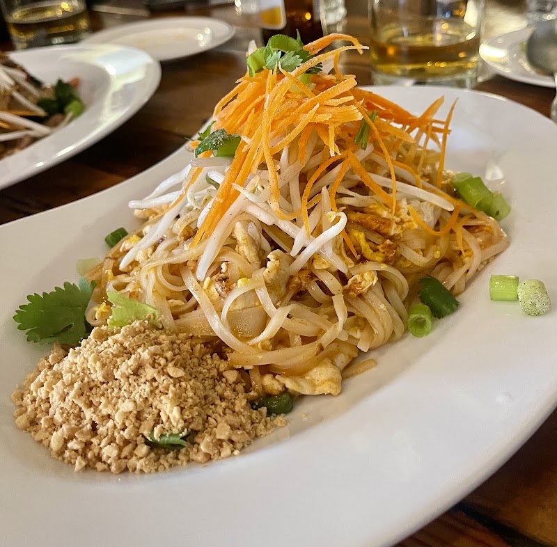 Ty Fun Thai Bistro Cleveland atmosphere