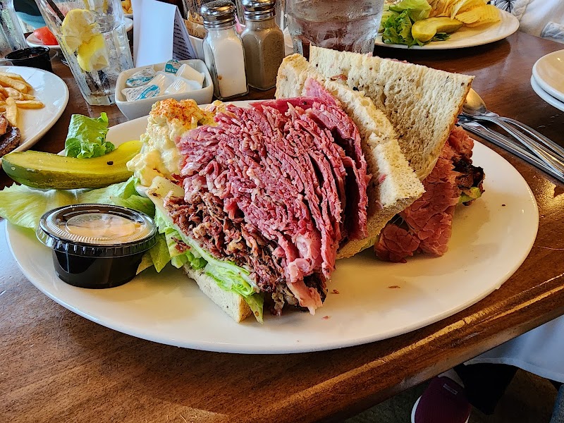Joe's, A Fine Deli & Restaurant- Rocky River Cleveland atmosphere
