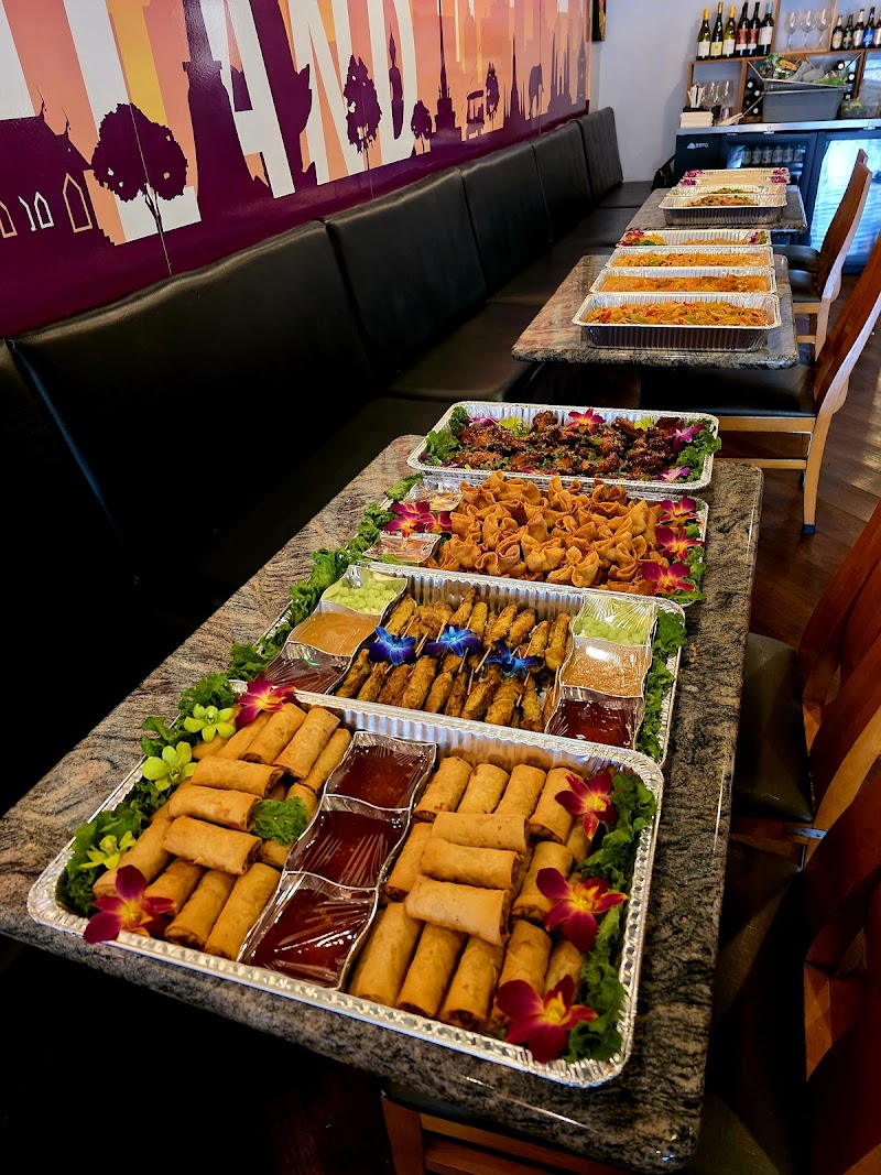 RAAN THAI Cleveland atmosphere