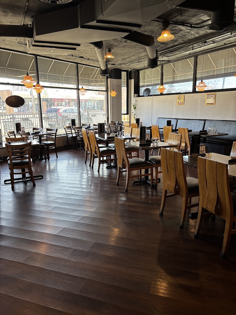 RAAN THAI Cleveland atmosphere