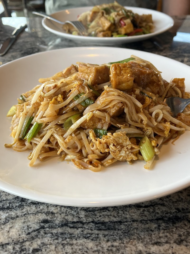 RAAN THAI Cleveland atmosphere