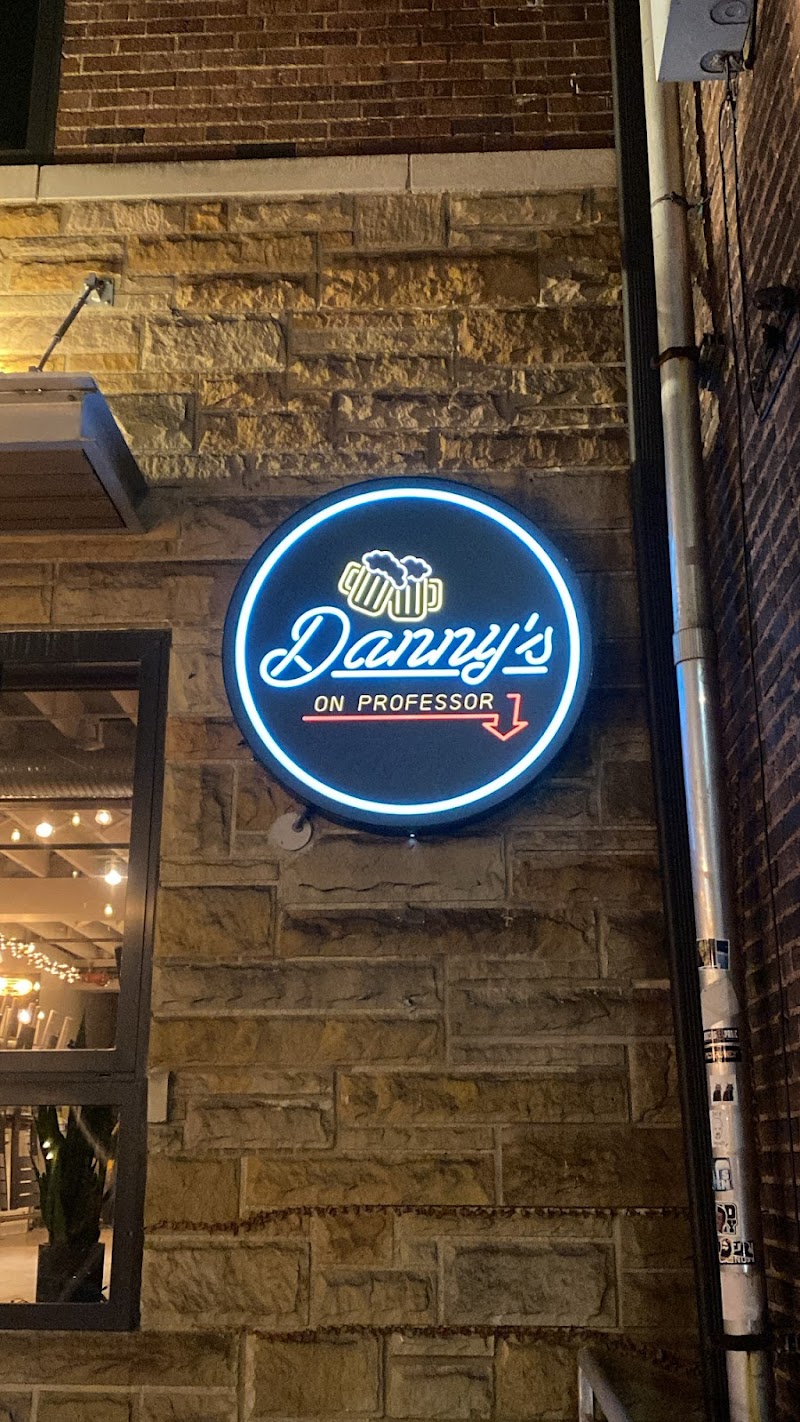 Danny’s In Tremont Cleveland atmosphere