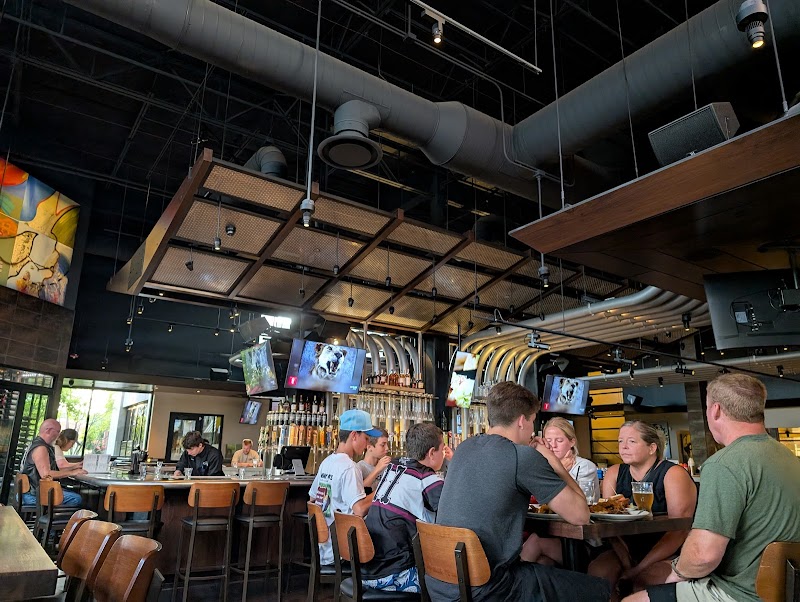 Yard House Cleveland atmosphere