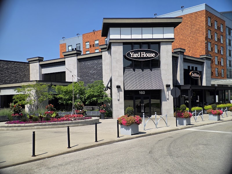 Yard House Cleveland atmosphere
