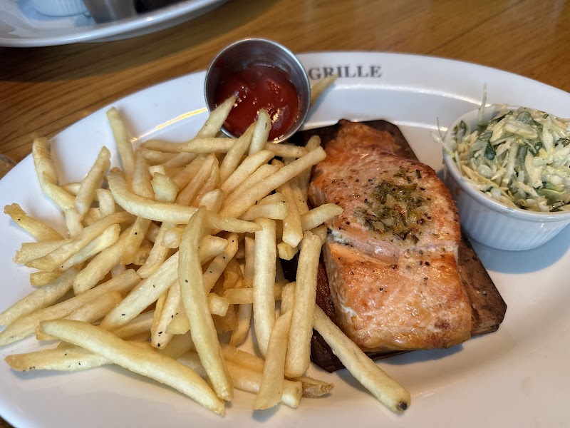 17 River Grille Cleveland atmosphere