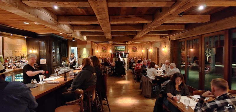 The Tavern at the Peter Allen Inn Cleveland atmosphere