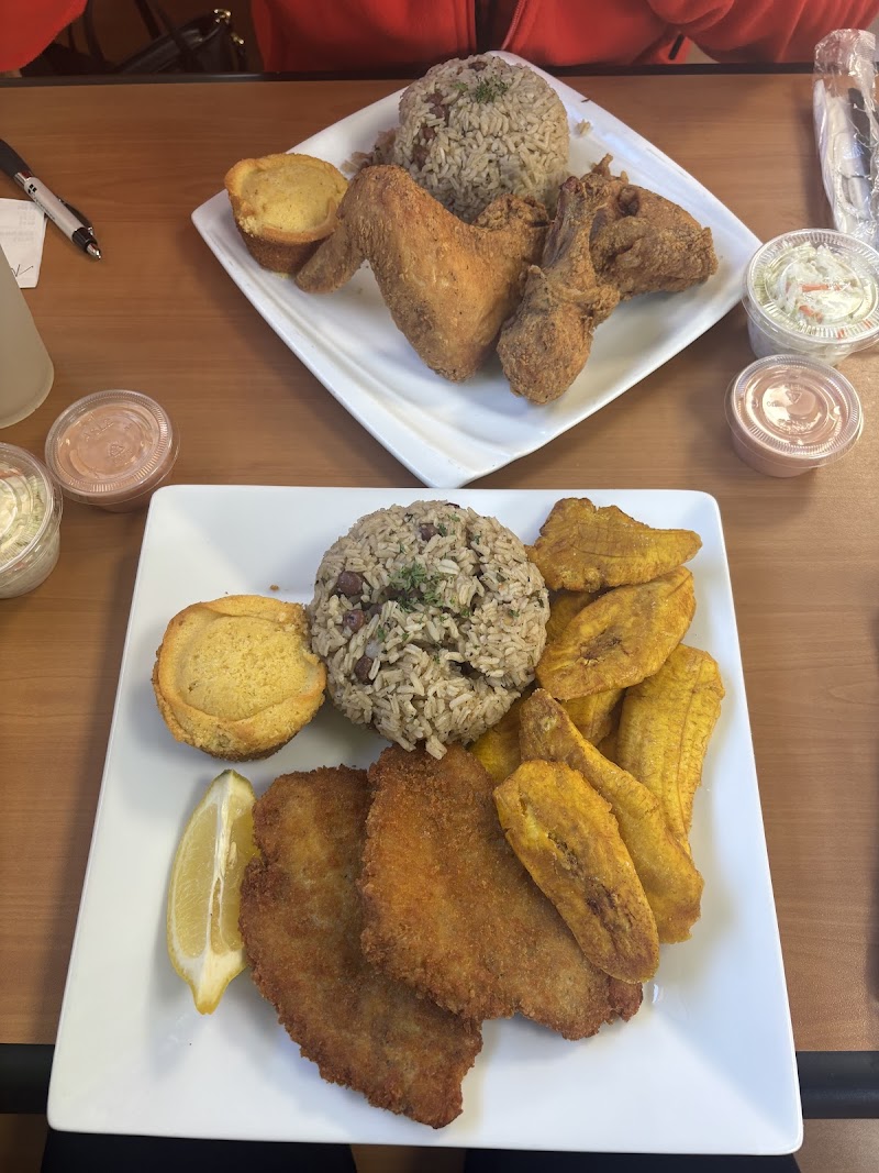 Pica Pollo Dos Cleveland atmosphere