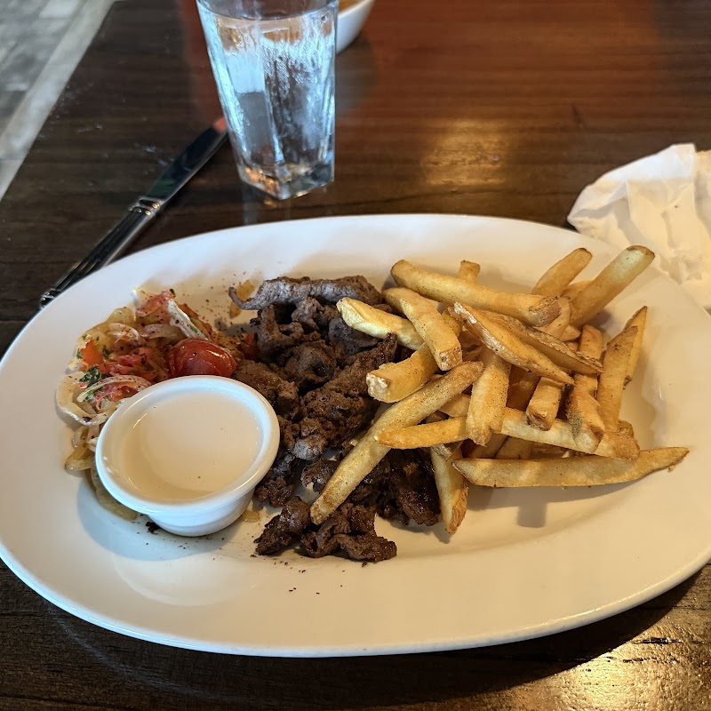 Taza - a Lebanese Grill Rocky River Cleveland atmosphere