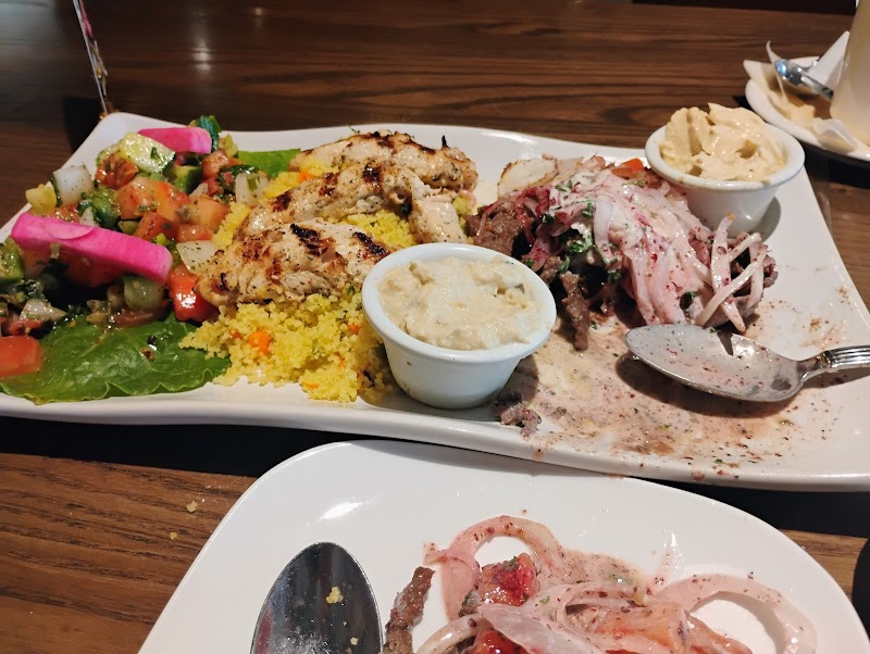 Taza - a Lebanese Grill Rocky River Cleveland atmosphere
