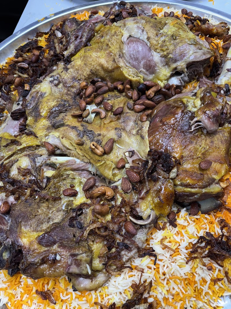 Dar AlYemen Restaurant مطعم دار اليمن Cleveland atmosphere
