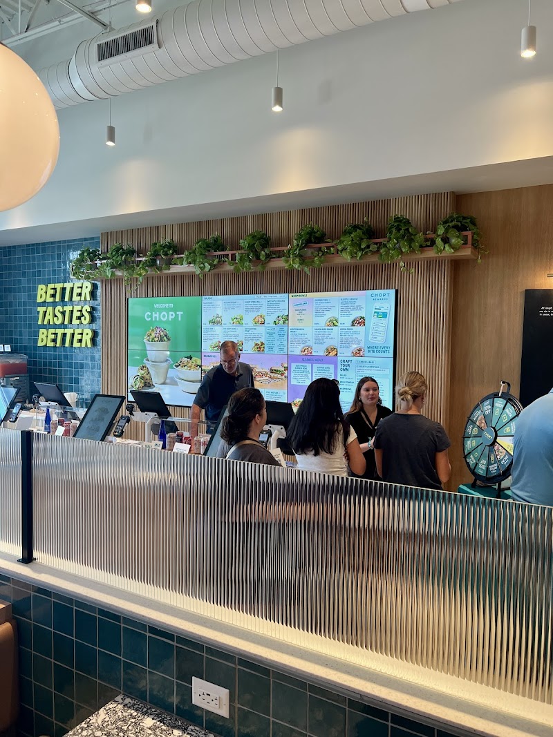 Chopt Creative Salad Co. Cleveland atmosphere
