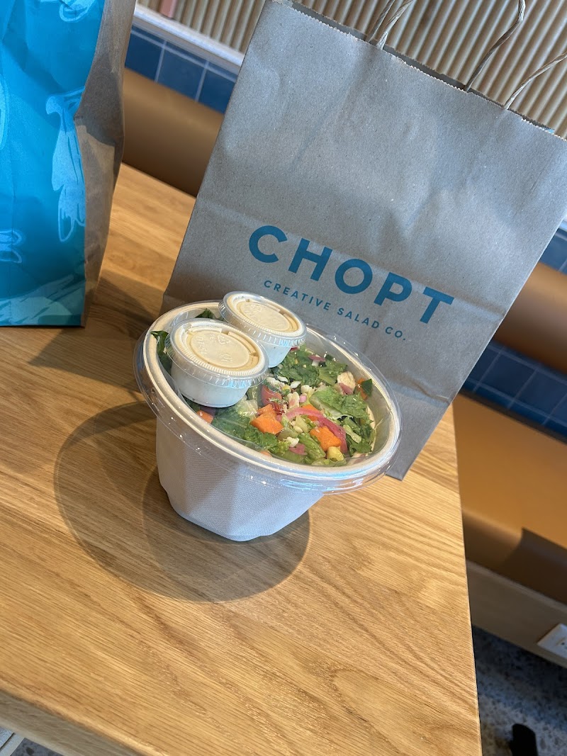 Chopt Creative Salad Co. Cleveland atmosphere