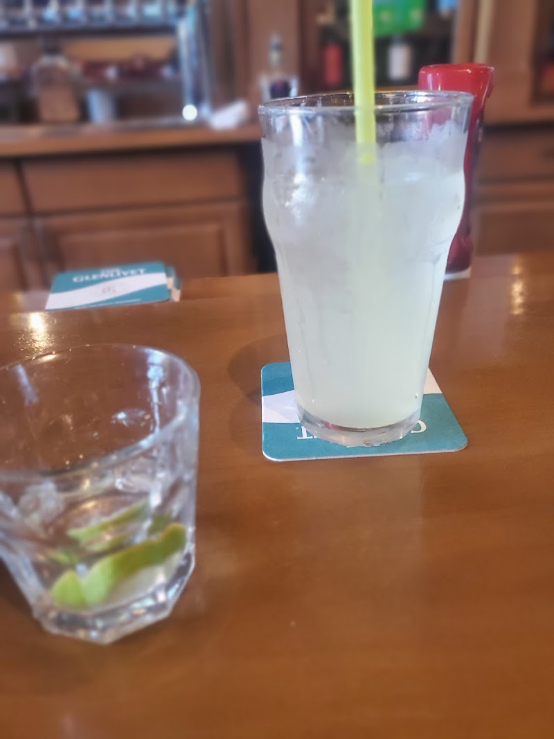 New Heights Grill Cleveland atmosphere