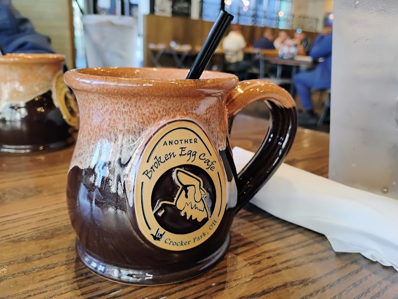 Another Broken Egg Cafe Cleveland atmosphere