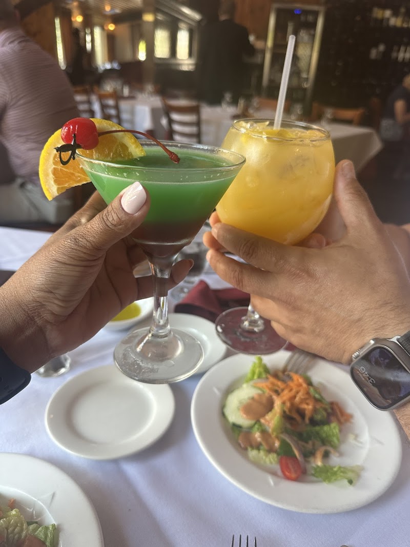 Sangria Y Tapas Cleveland atmosphere