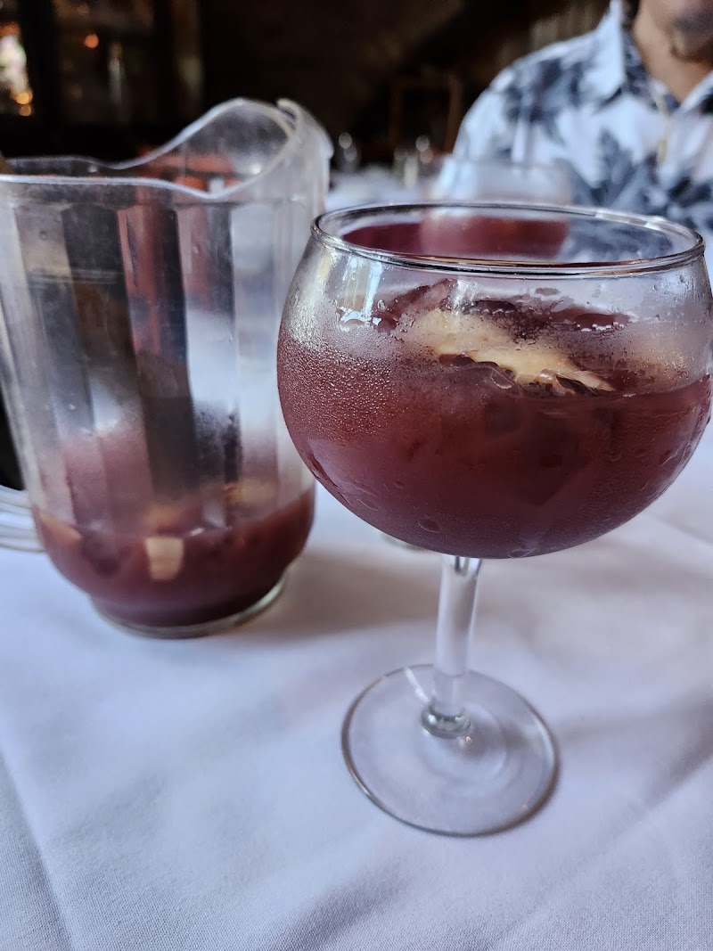 Sangria Y Tapas Cleveland atmosphere