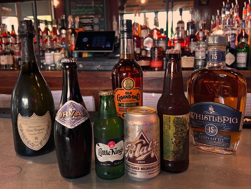 Wine Dive Cle ( Lakewood, OH ) Cleveland atmosphere