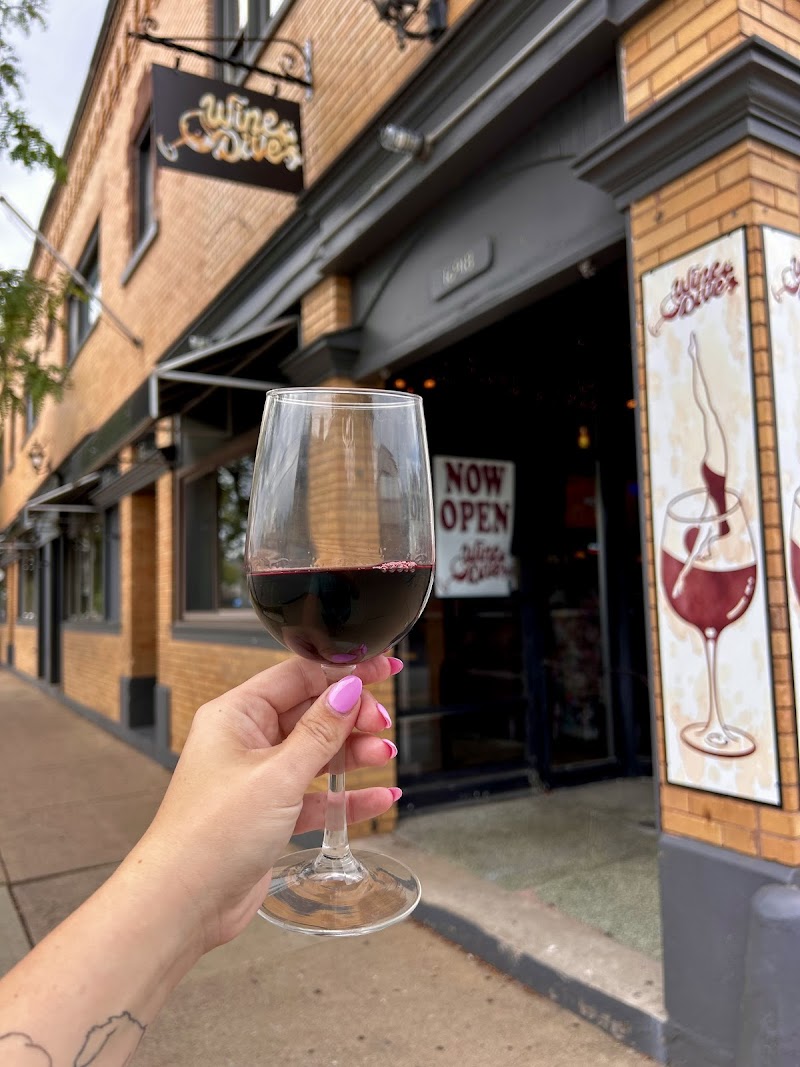 Wine Dive Cle ( Lakewood, OH ) Cleveland atmosphere