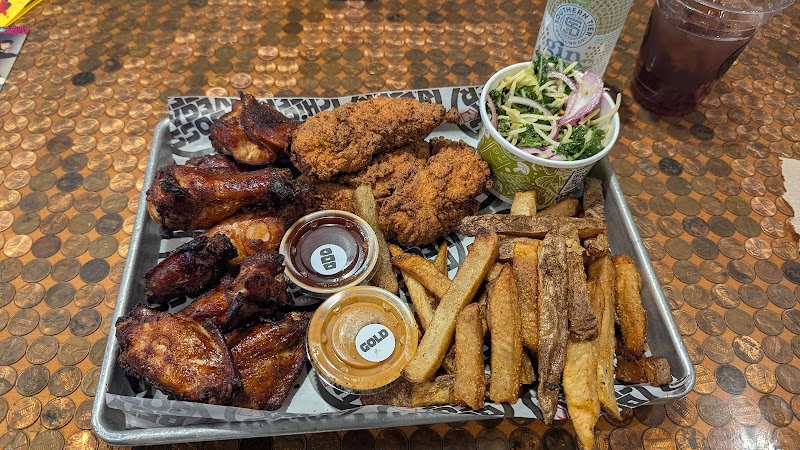 Boss ChicknBeer Seven Hills Cleveland atmosphere