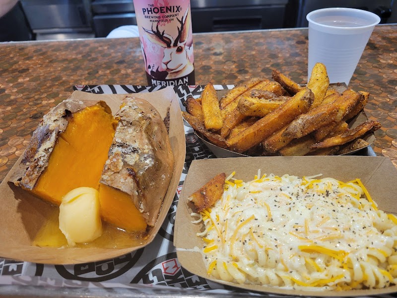 Boss ChicknBeer Seven Hills Cleveland atmosphere