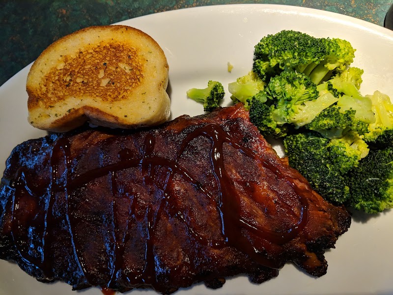 Smokey Bones Mentor Cleveland atmosphere
