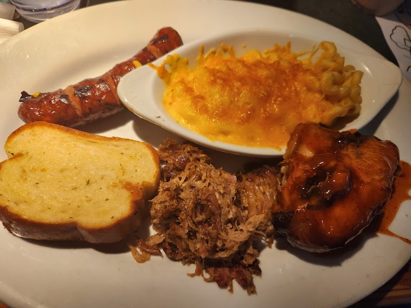 Smokey Bones Mentor Cleveland atmosphere