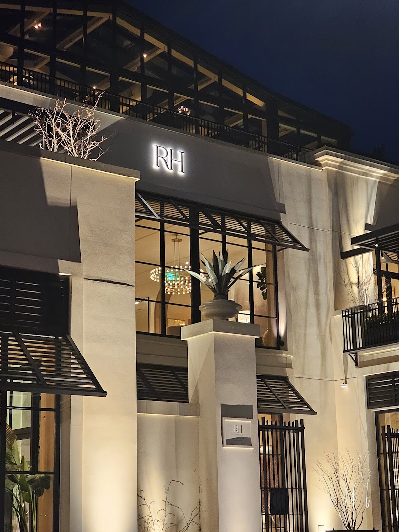 RH Rooftop Restaurant at RH Cleveland Cleveland atmosphere