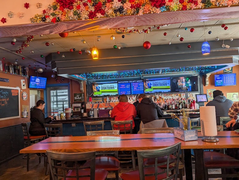 Sloppy Bobs Cleveland atmosphere