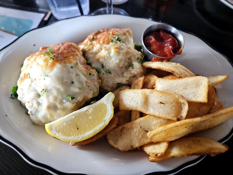 Salty Mary's Oyster Bar and Tavern Cleveland atmosphere