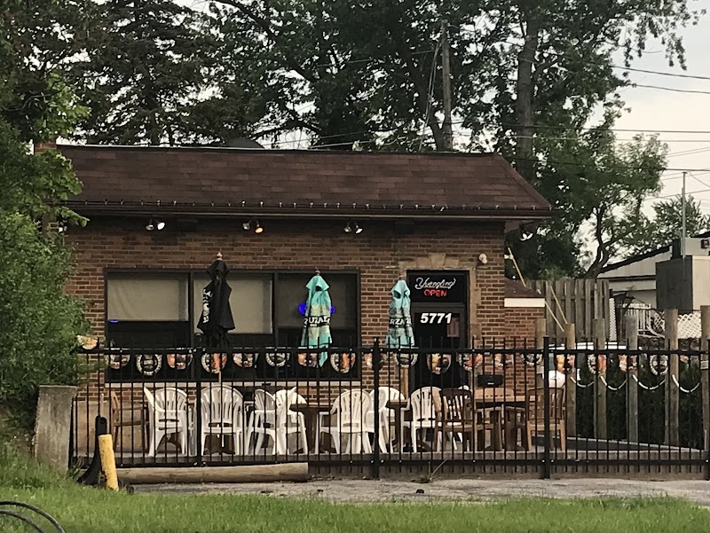 Rustic Pub Cleveland atmosphere