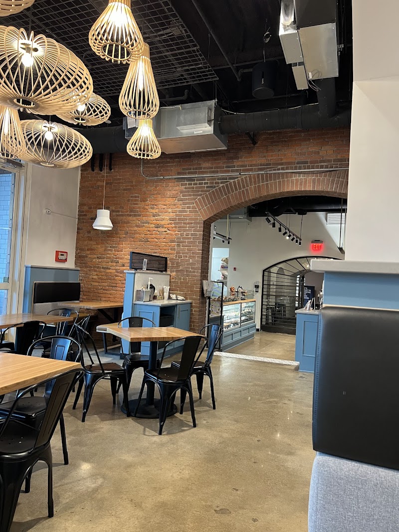 Luna Bakery & Cafe Cleveland atmosphere