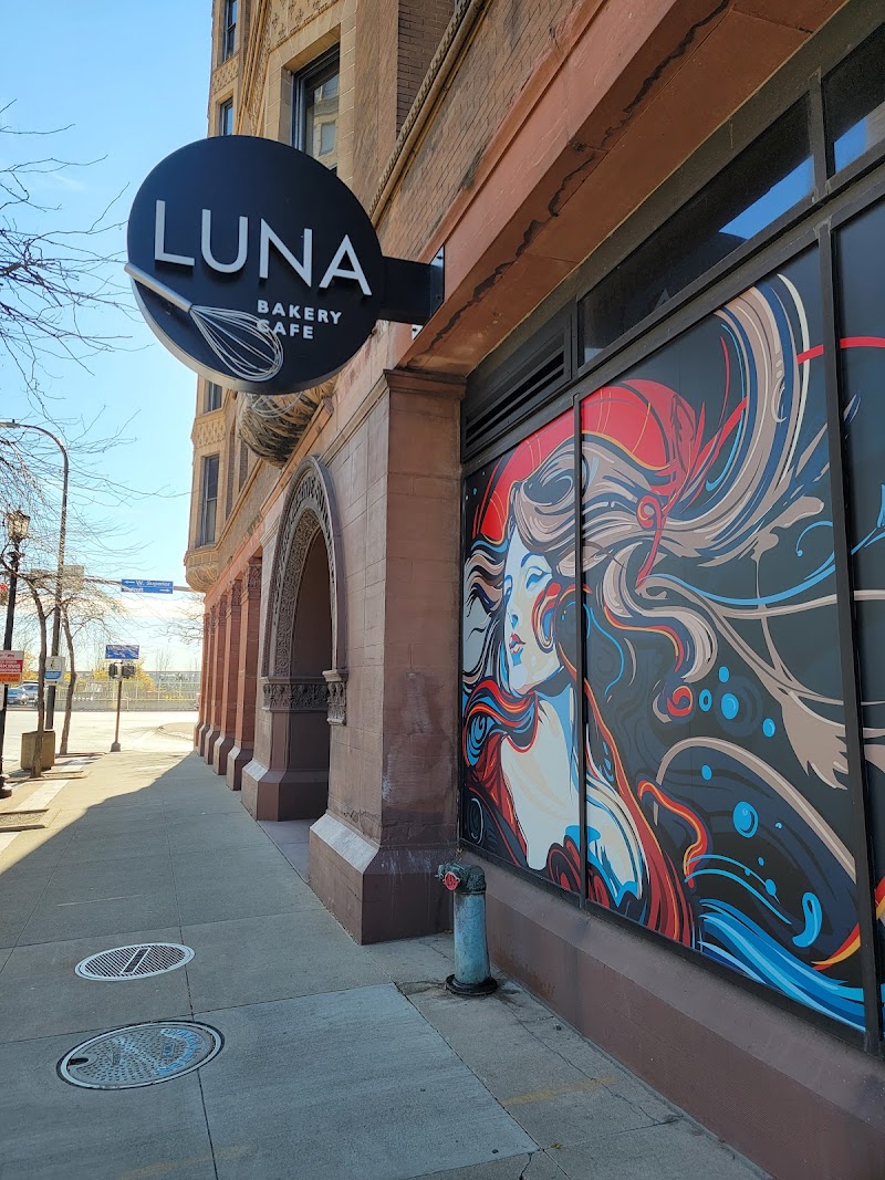 Luna Bakery & Cafe Cleveland atmosphere