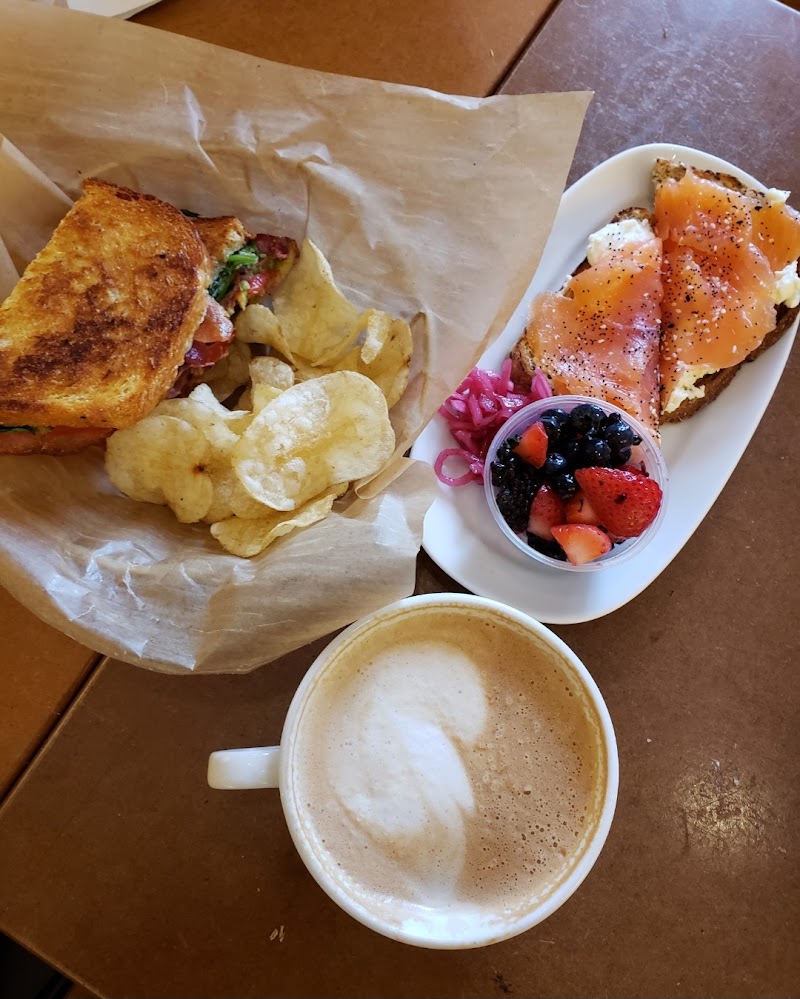 Luna Bakery & Cafe Cleveland atmosphere