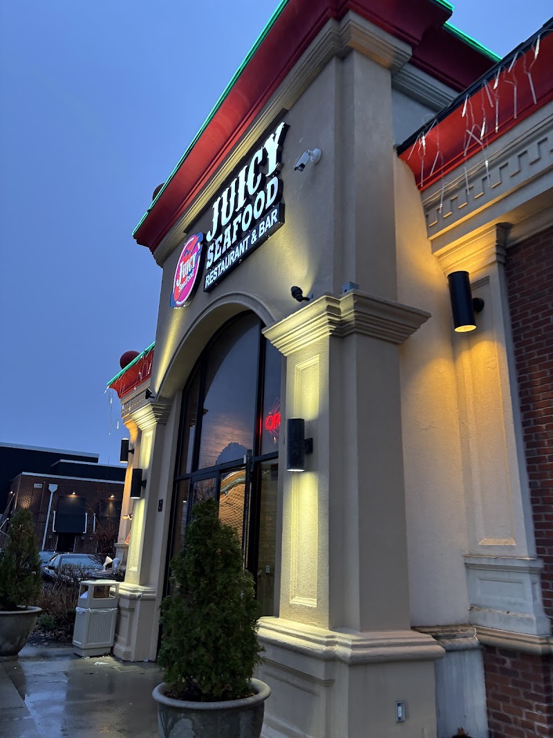 Juicy Seafood Cleveland - Harvard Park Cleveland atmosphere
