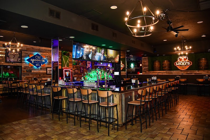 Lucky's Bar & Grill