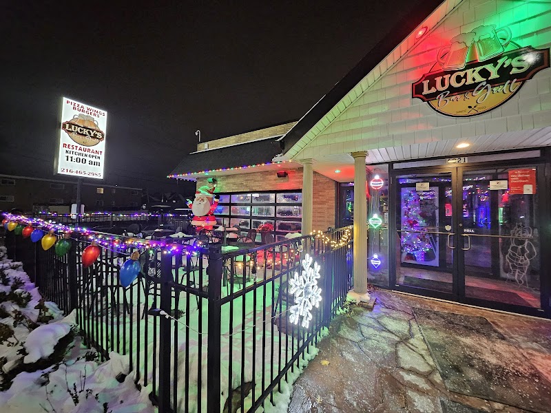 Lucky's Bar & Grill Cleveland atmosphere