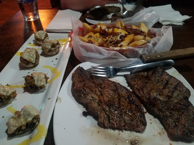Pearl Road Tavern & Eatery Cleveland atmosphere