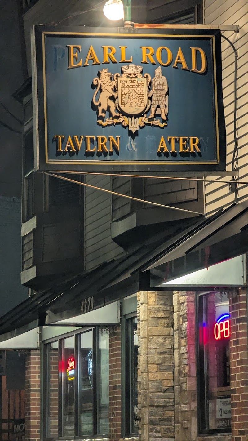 Pearl Road Tavern & Eatery Cleveland atmosphere