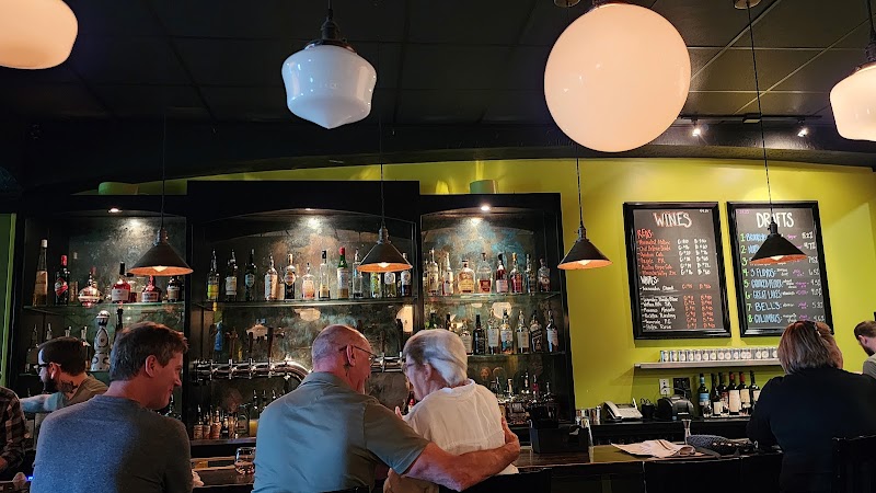 Crumb & Spigot Bainbridge Cleveland atmosphere