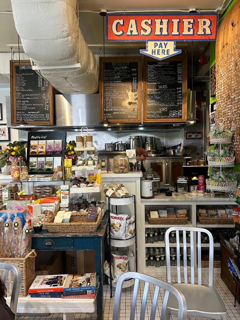 Lemon Falls Cafe/Marketplace Cleveland atmosphere