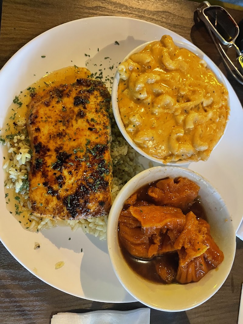 MoMo's Restaurant and Social Lounge Cleveland atmosphere