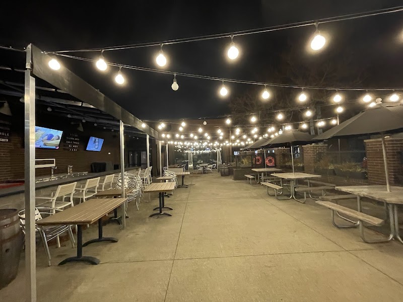 Boss Dog Brewing Co. Cleveland atmosphere