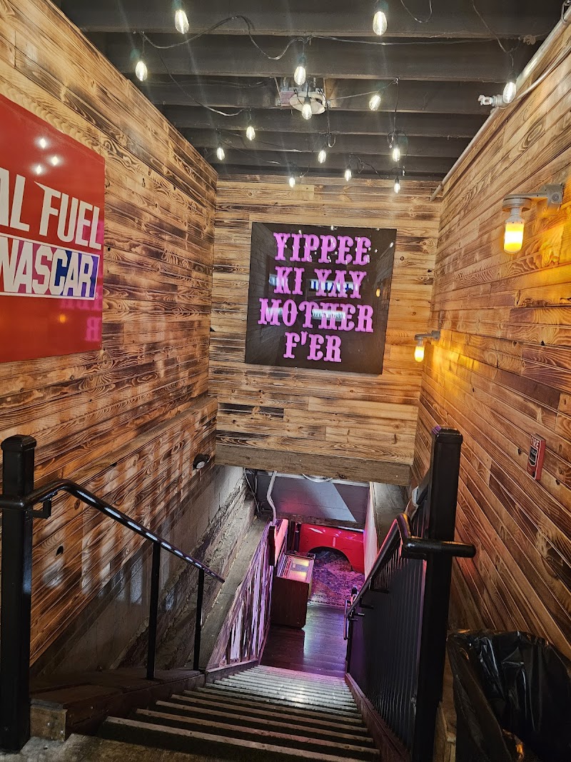 Jolene's Honky Tonk Cleveland atmosphere