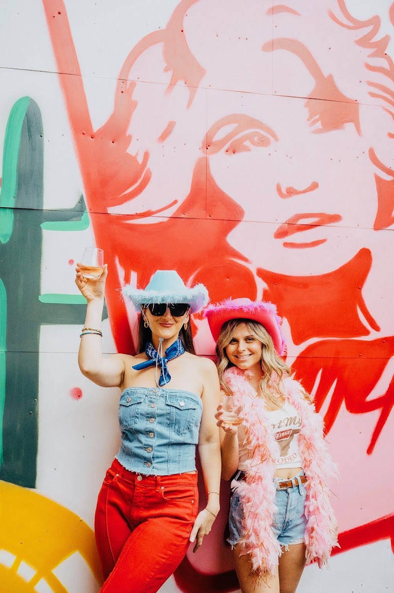 Jolene's Honky Tonk Cleveland atmosphere
