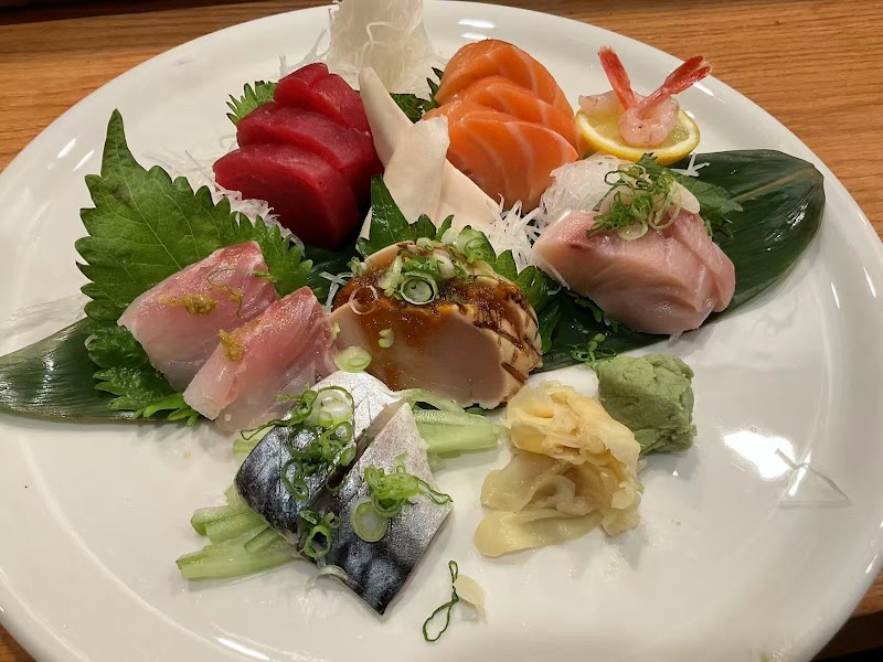 Land and Sea Sushi Bar, Hibachi and Noodles Cleveland atmosphere