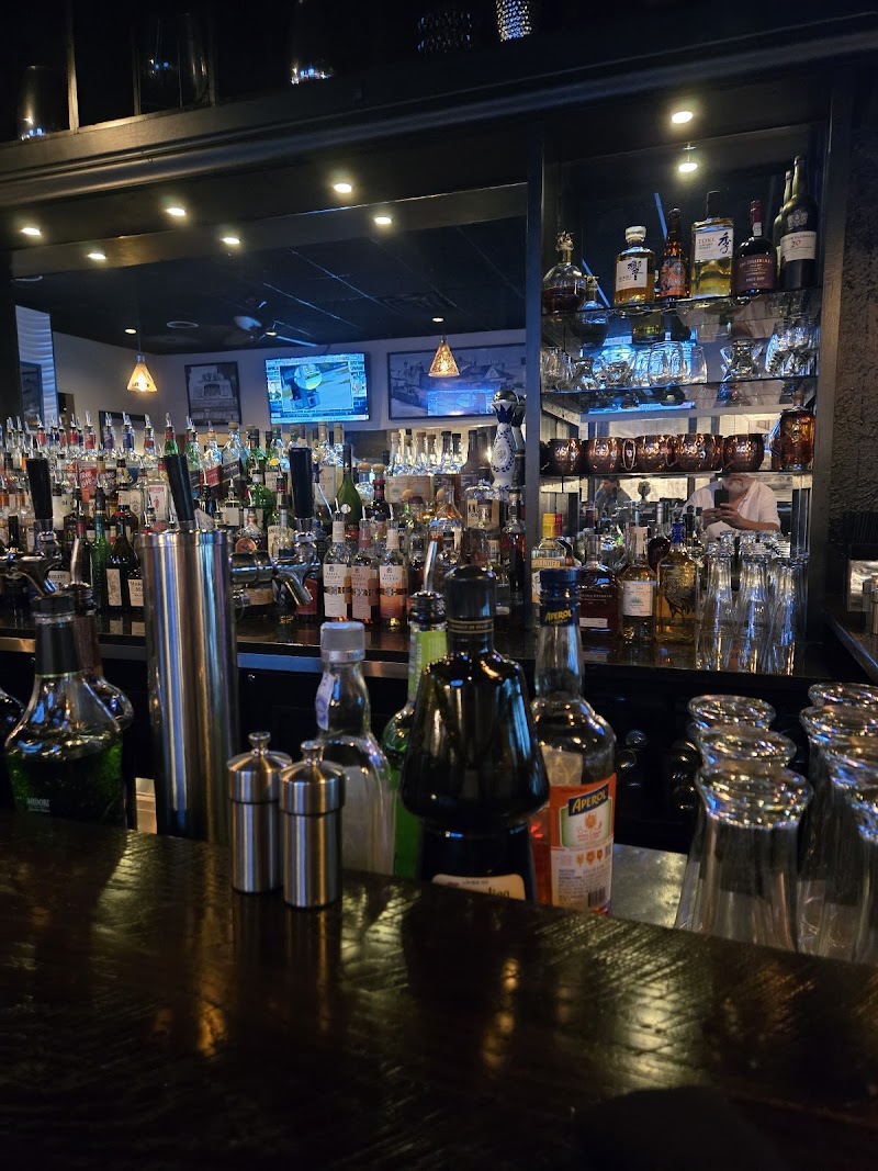 Trivs Restaurant and Lounge Cleveland atmosphere